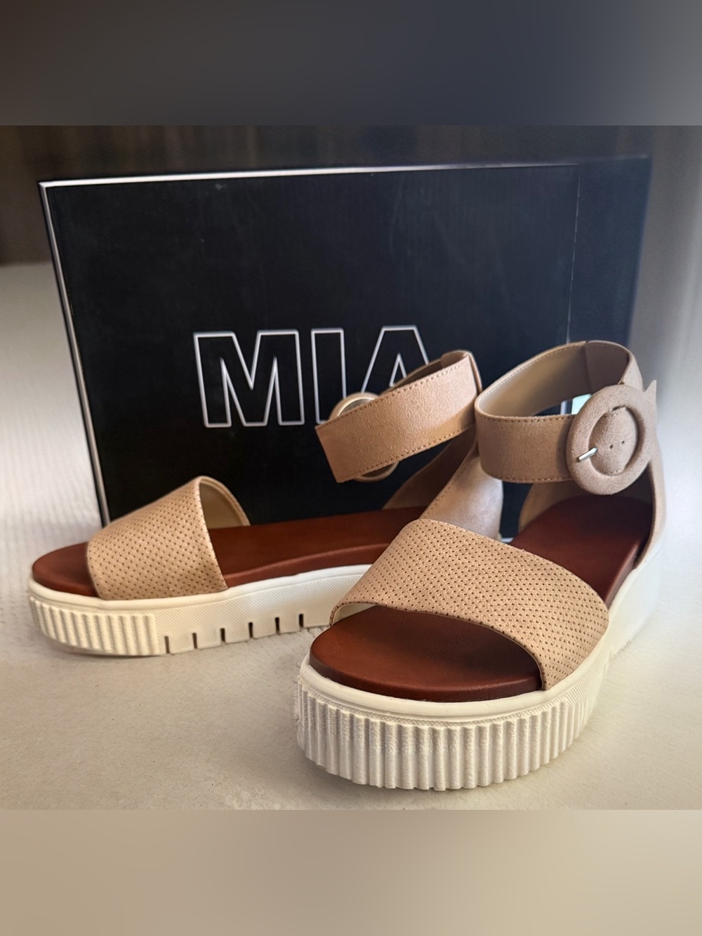 NWT MIA Ellen Round Toe Sandals - Sand - Size 8M
